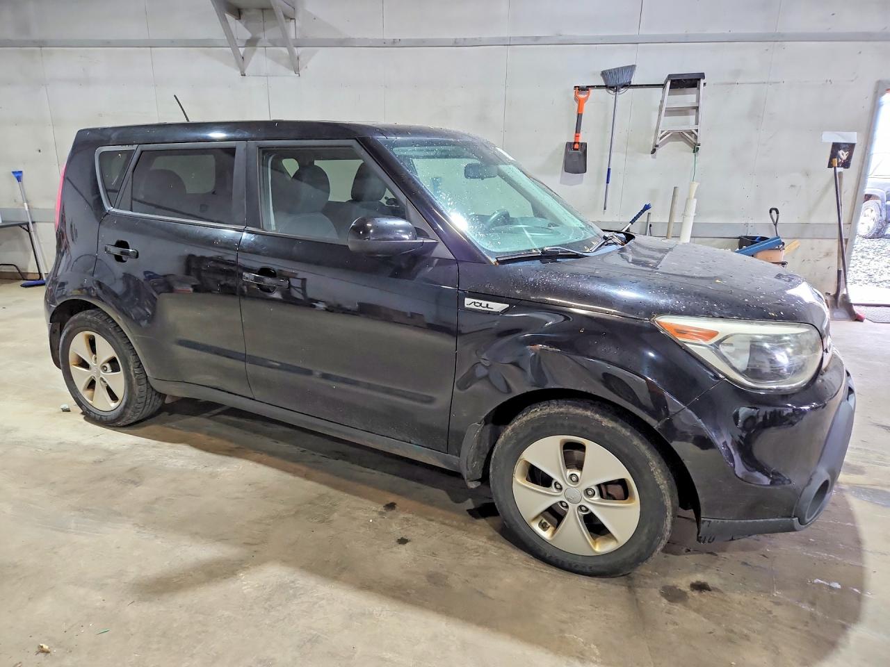 2015 Kia Soul Base Черный vin: KNDJN2A20F7168805