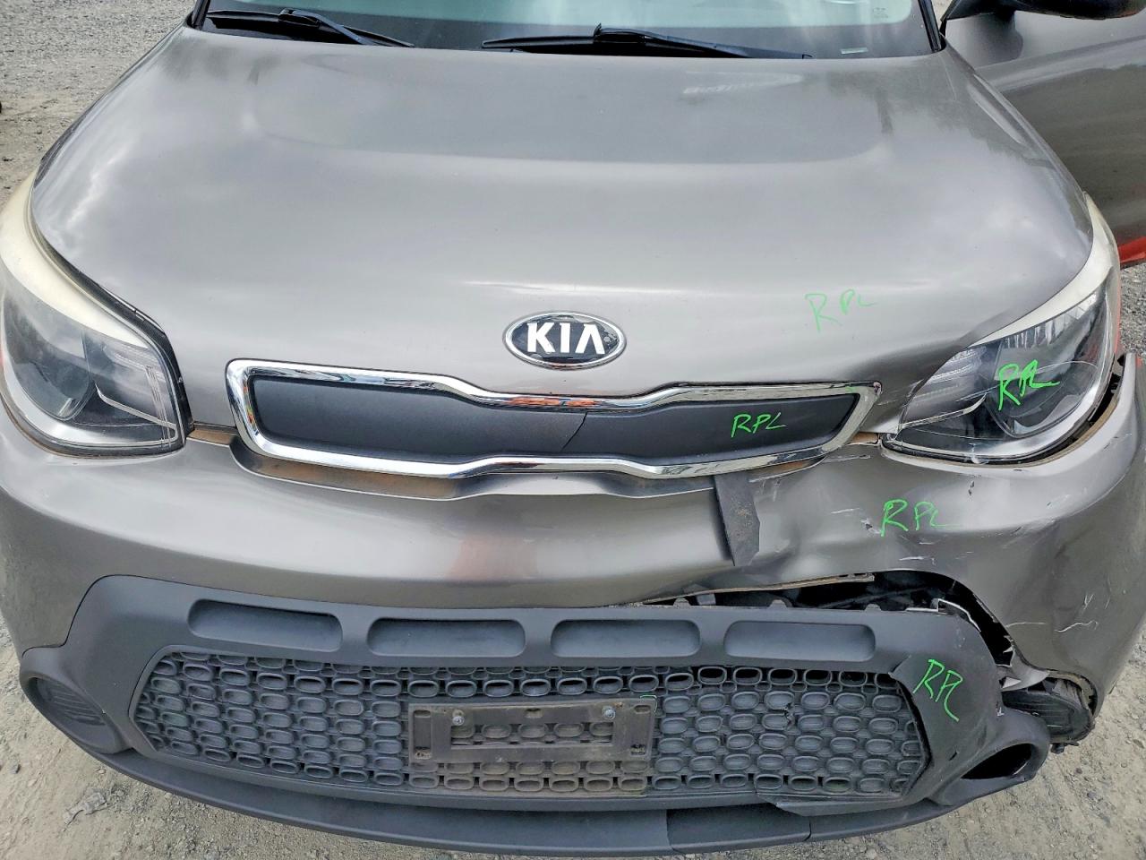 2015 Kia Soul Base Silver vin: KNDJN2A20F7186950