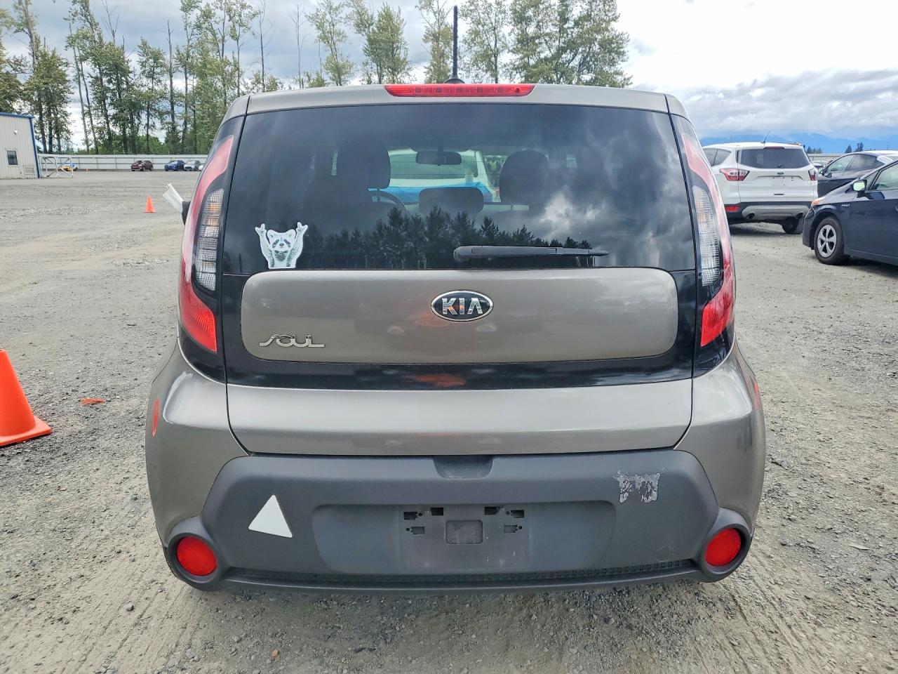 2015 Kia Soul Base Silver vin: KNDJN2A20F7186950