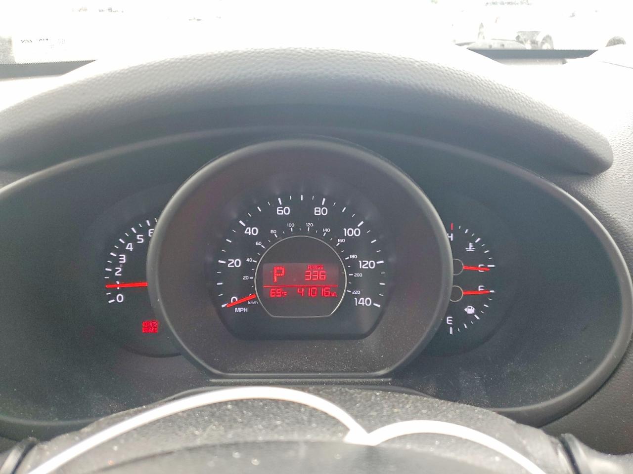 2015 Kia Soul Base Silver vin: KNDJN2A20F7186950