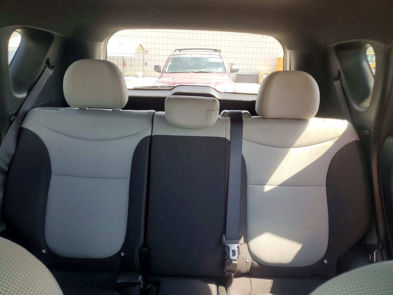 2015 Kia Soul Base Gray vin: KNDJN2A20F7227156
