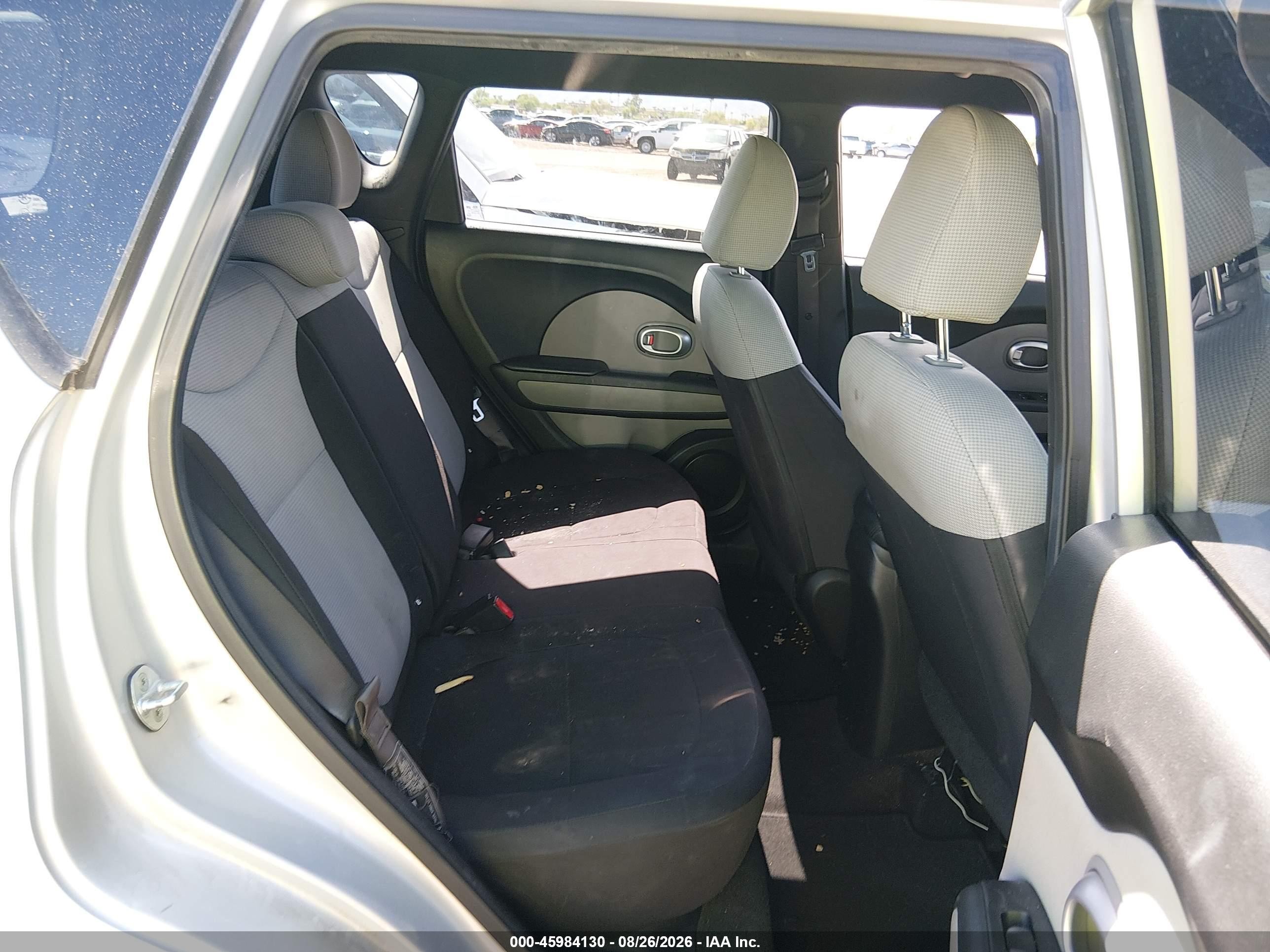 2015 Kia Soul   Silver vin: KNDJN2A20F7749916