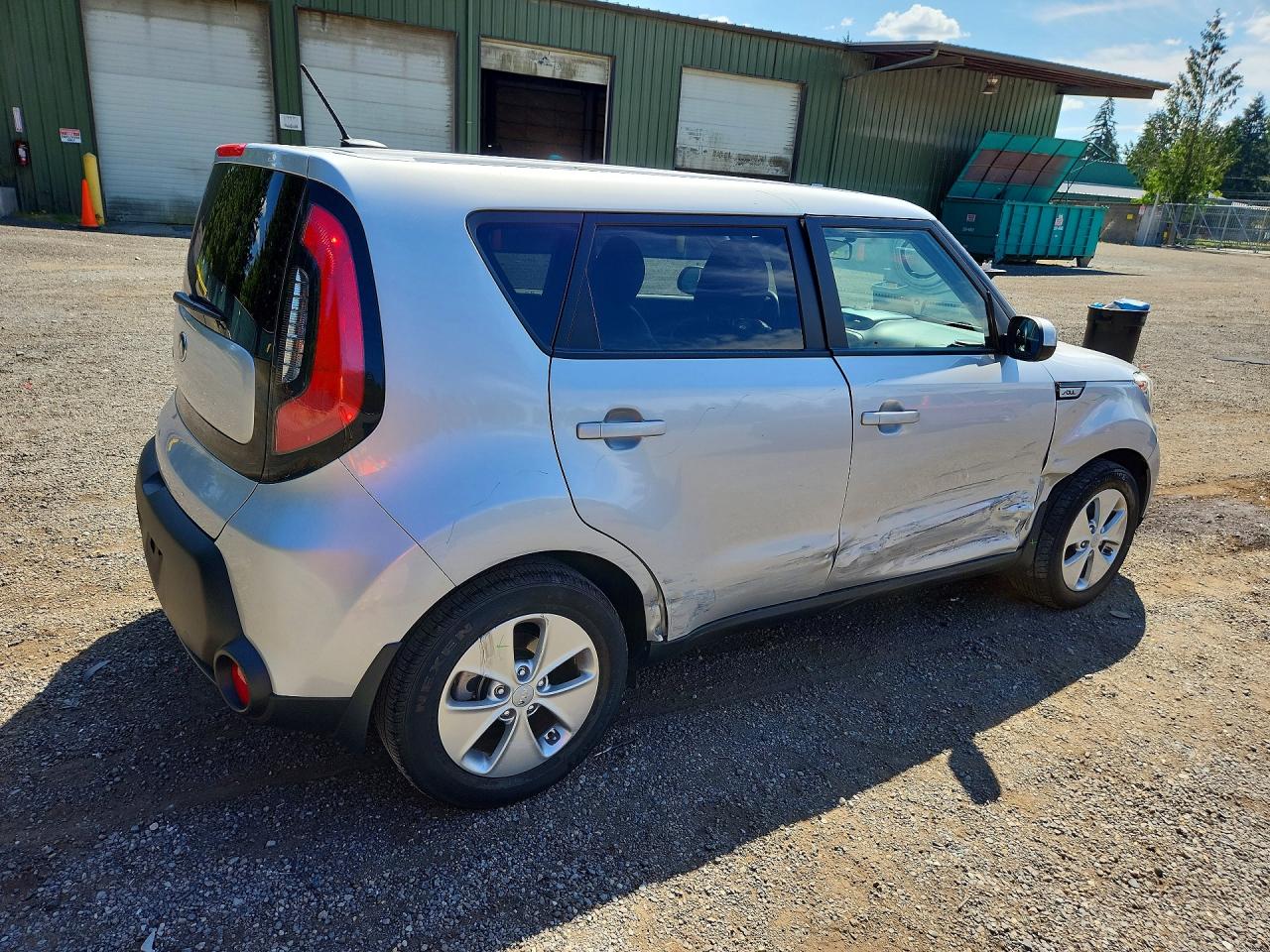 2015 Kia Soul Base Silver vin: KNDJN2A20F7749995