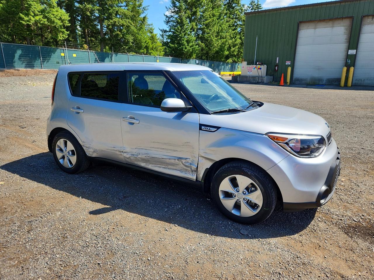 2015 Kia Soul Base Silver vin: KNDJN2A20F7749995