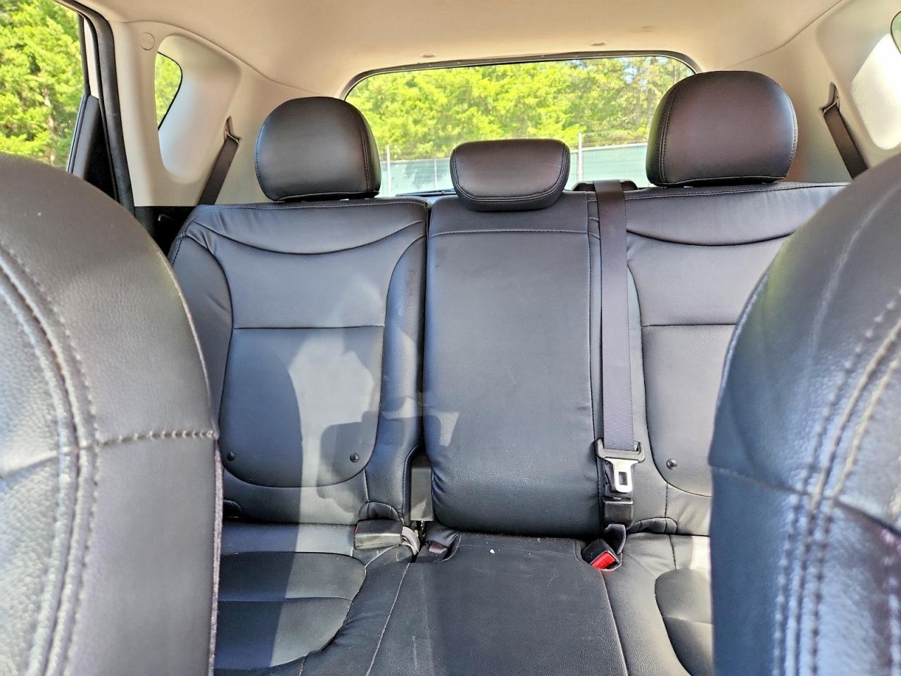 2015 Kia Soul Base Silver vin: KNDJN2A20F7749995
