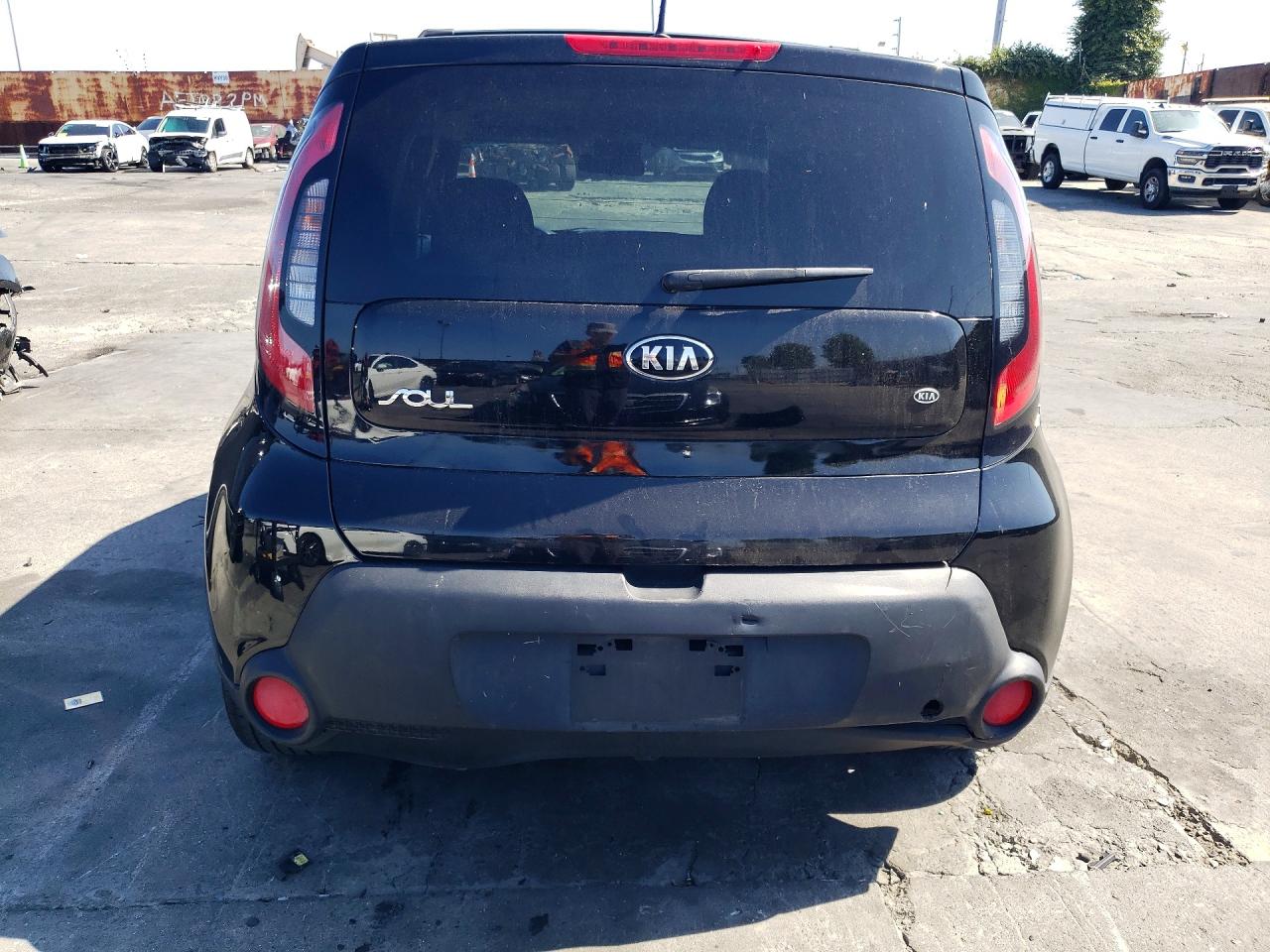 2015 Kia Soul Base Черный vin: KNDJN2A20F7772371