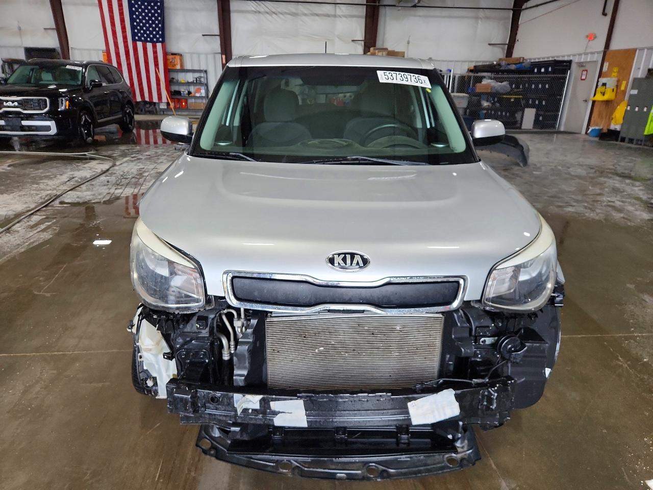2015 Kia Soul Base Серебряный vin: KNDJN2A20F7778591