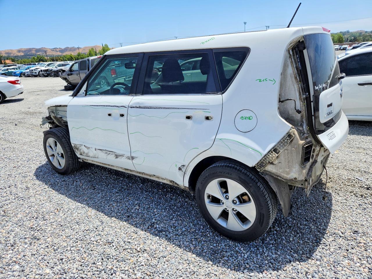 2015 Kia Soul Base White vin: KNDJN2A20F7789686
