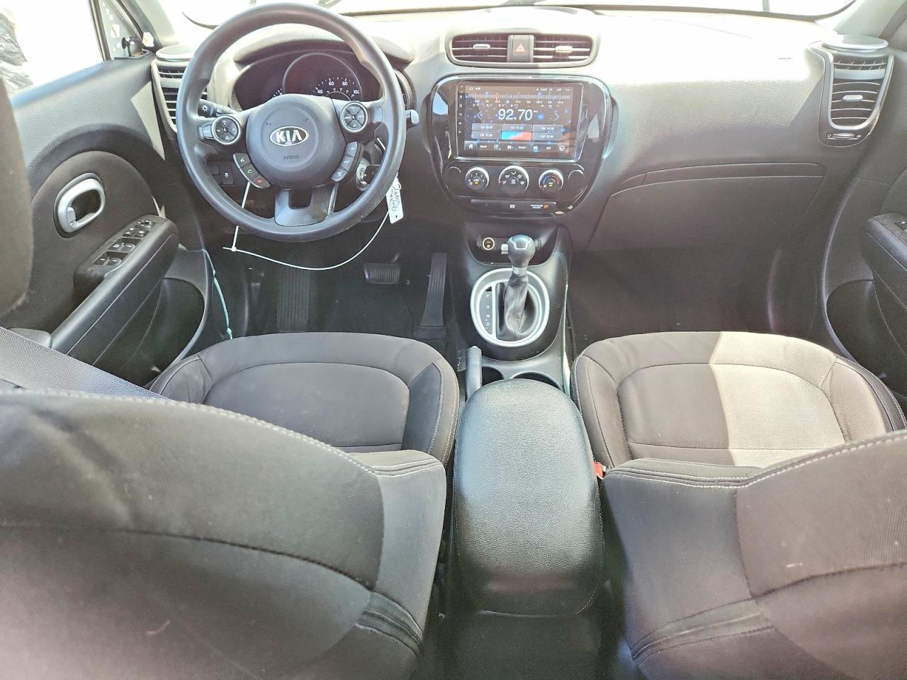 2015 Kia Soul Base White vin: KNDJN2A20F7789686