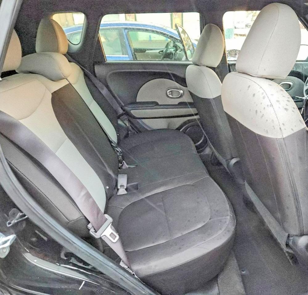 2015 Kia Soul Base Black vin: KNDJN2A20F7789798
