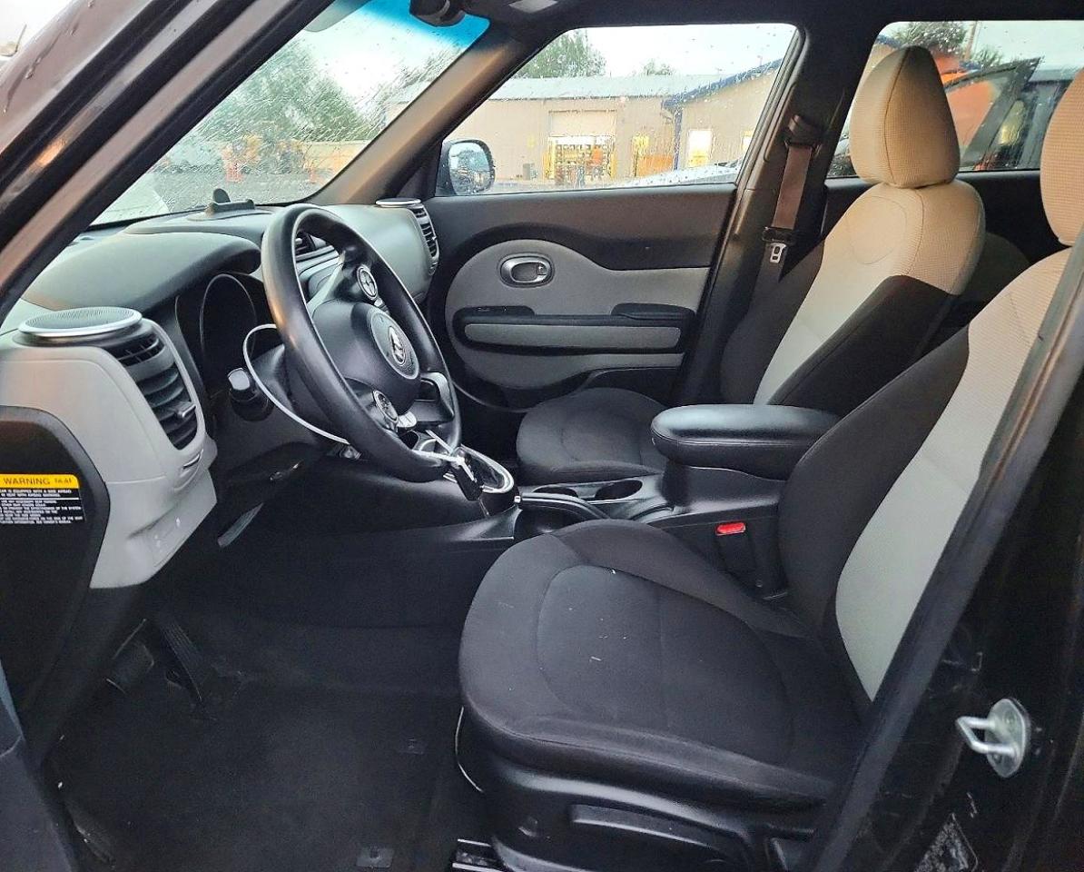 2015 Kia Soul Base Black vin: KNDJN2A20F7789798