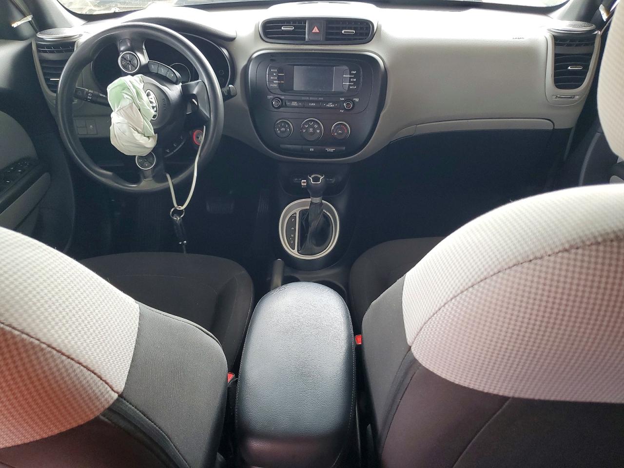 2016 Kia Soul Base White vin: KNDJN2A20G7377530
