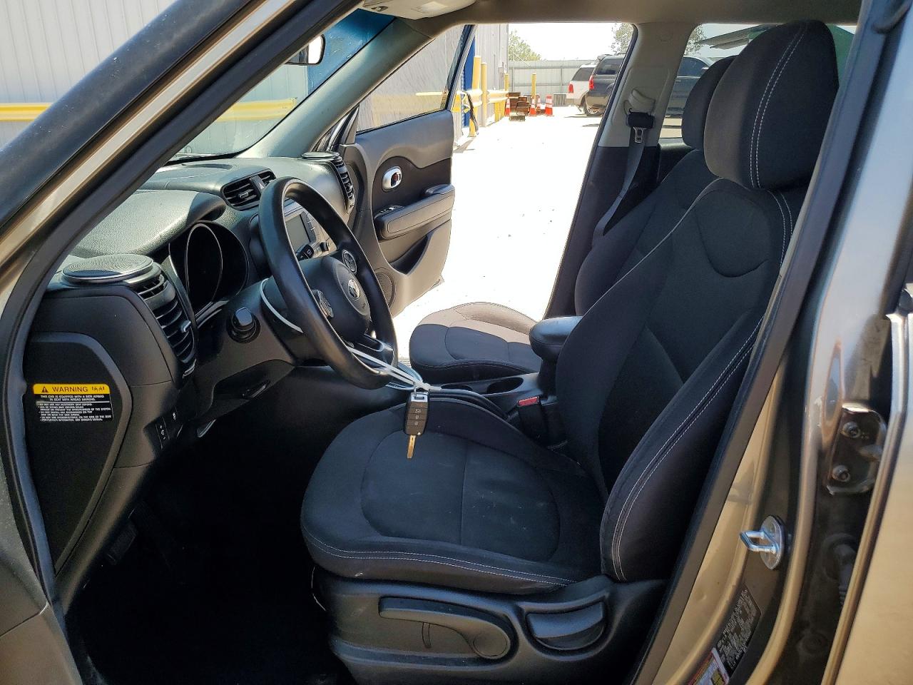 2017 Kia Soul Base Gray vin: KNDJN2A20H7430342