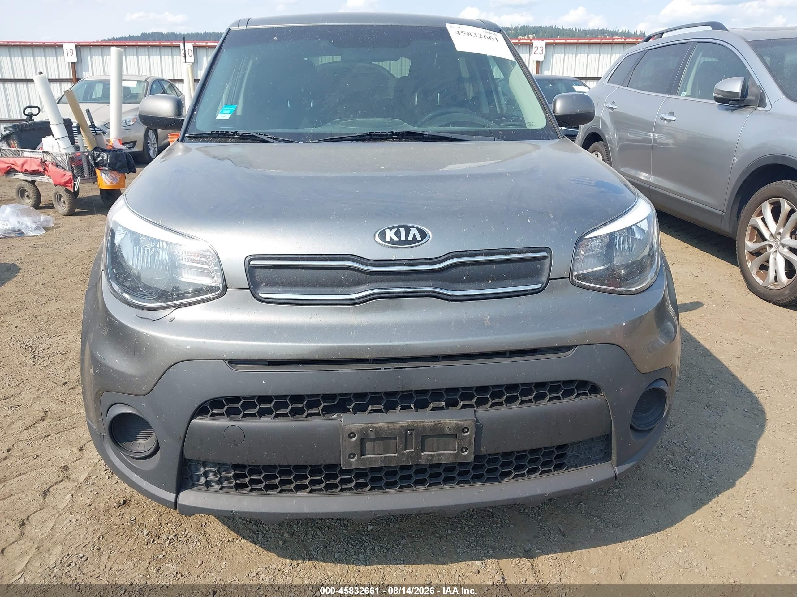 2019 Kia Soul Gray vin: KNDJN2A20K7666982