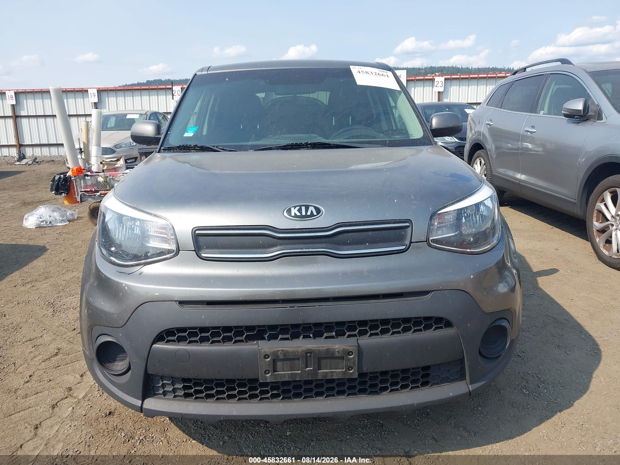 2019 Kia Soul Gray vin: KNDJN2A20K7666982