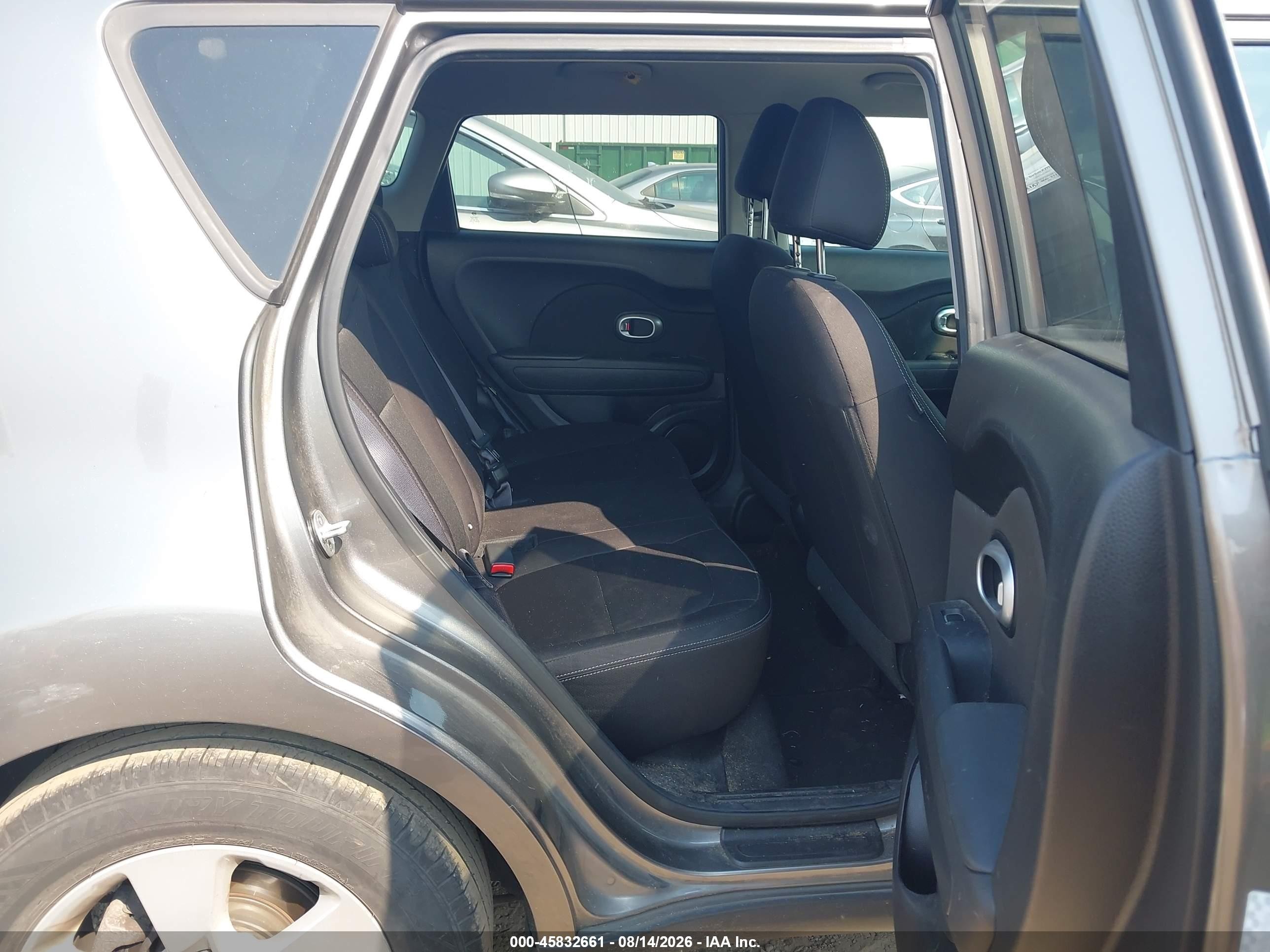 2019 Kia Soul Gray vin: KNDJN2A20K7666982