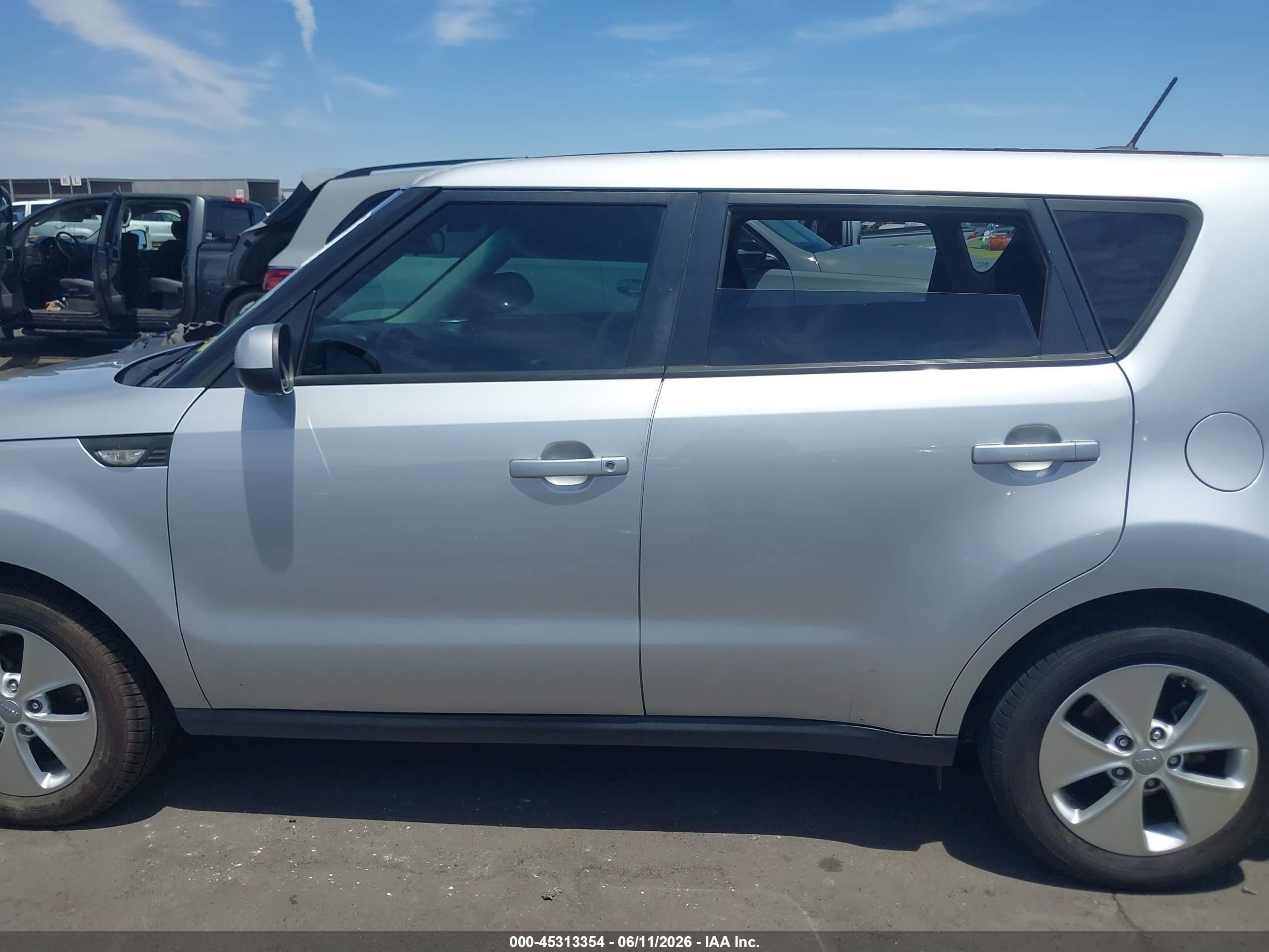 2014 Kia Soul   Silver vin: KNDJN2A21E7714249
