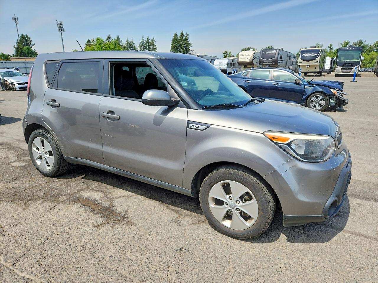 2015 Kia Soul Base Silver vin: KNDJN2A21F7123890