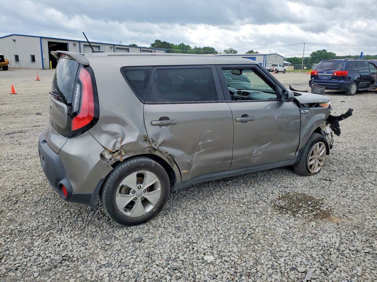 2015 Kia Soul Base Gray vin: KNDJN2A21F7130547