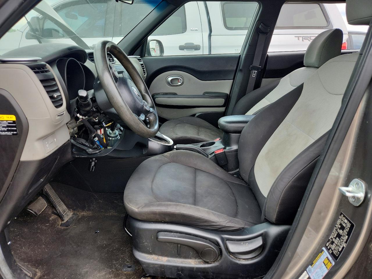 2015 Kia Soul Base Серебряный vin: KNDJN2A21F7137286