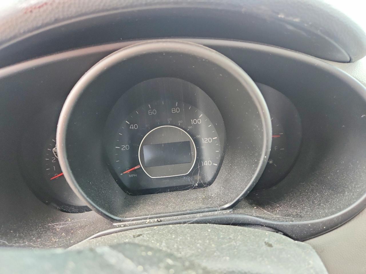 2015 Kia Soul Base Серебряный vin: KNDJN2A21F7137286