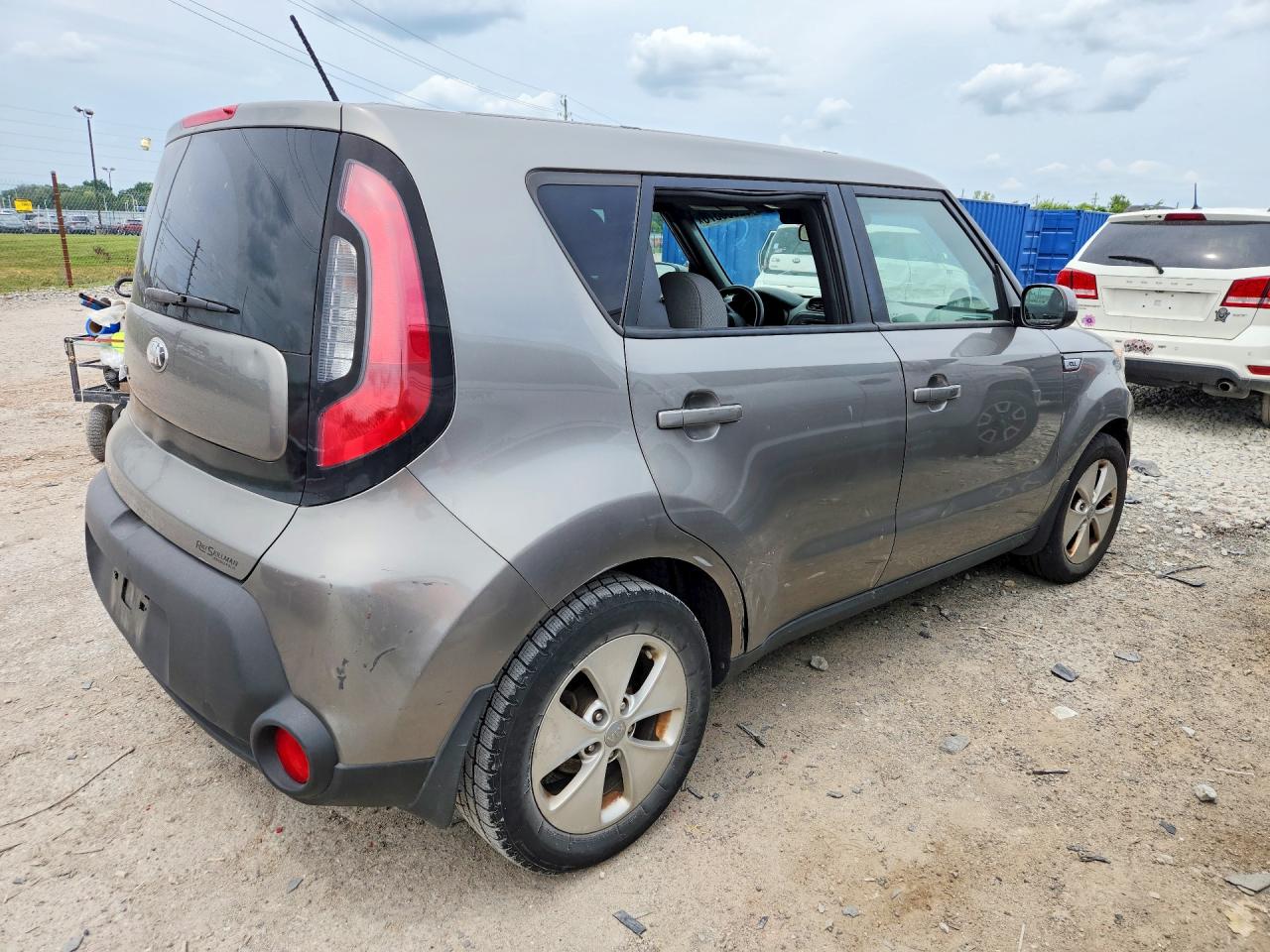 2015 Kia Soul Base Серебряный vin: KNDJN2A21F7137286