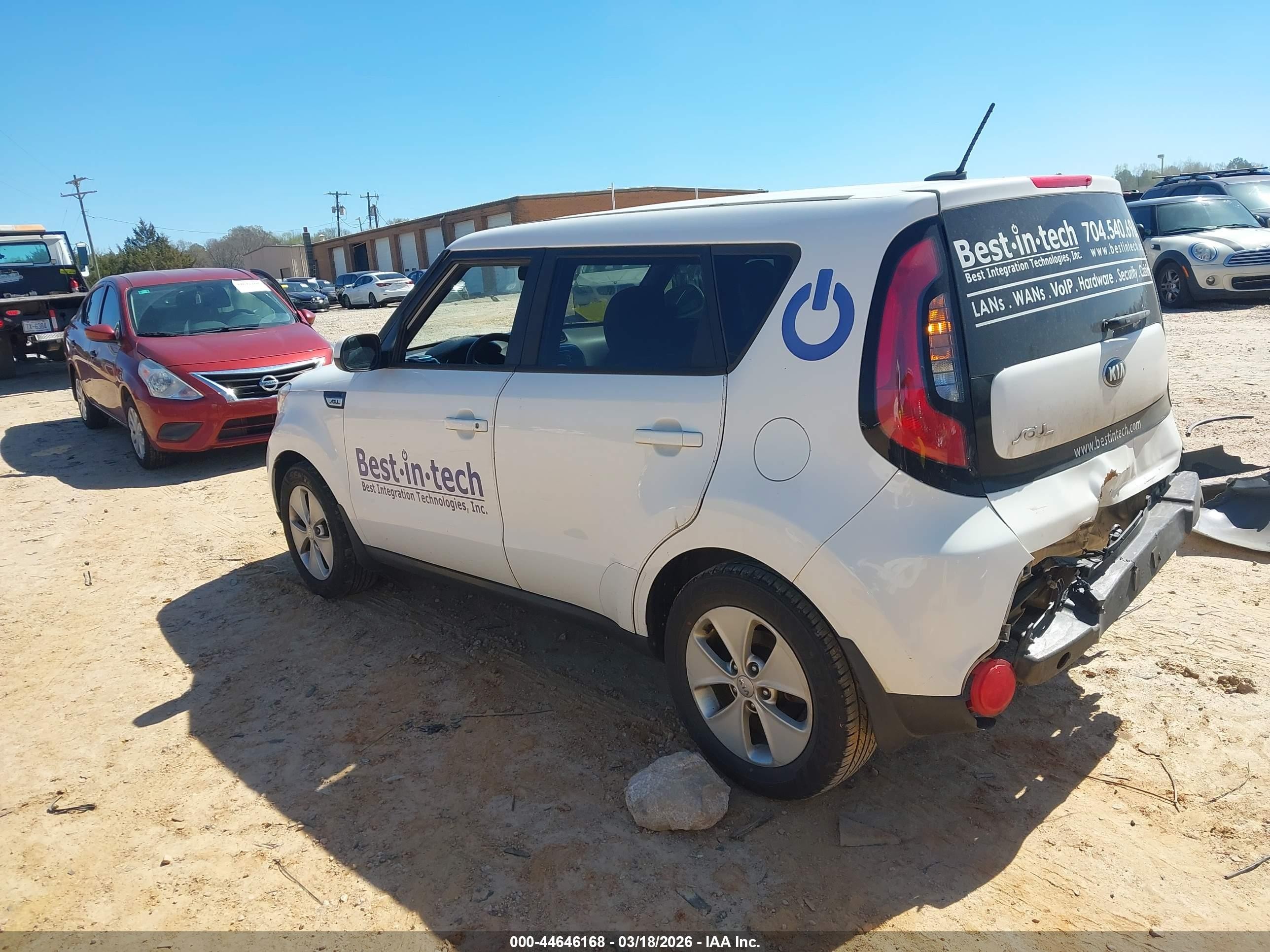 2015 Kia Soul Белый vin: KNDJN2A21F7137336