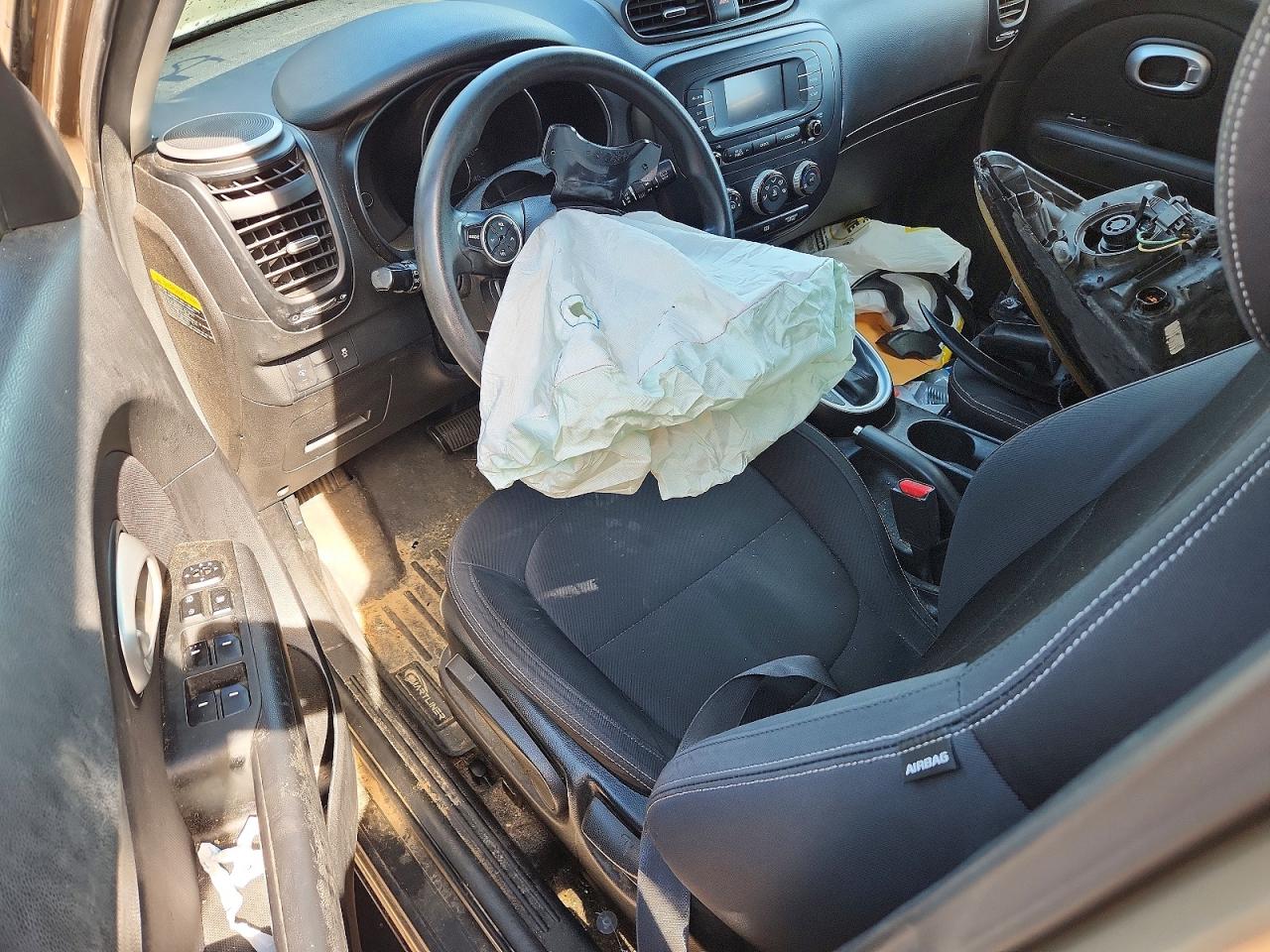 2015 Kia Soul Base Brown vin: KNDJN2A21F7164469