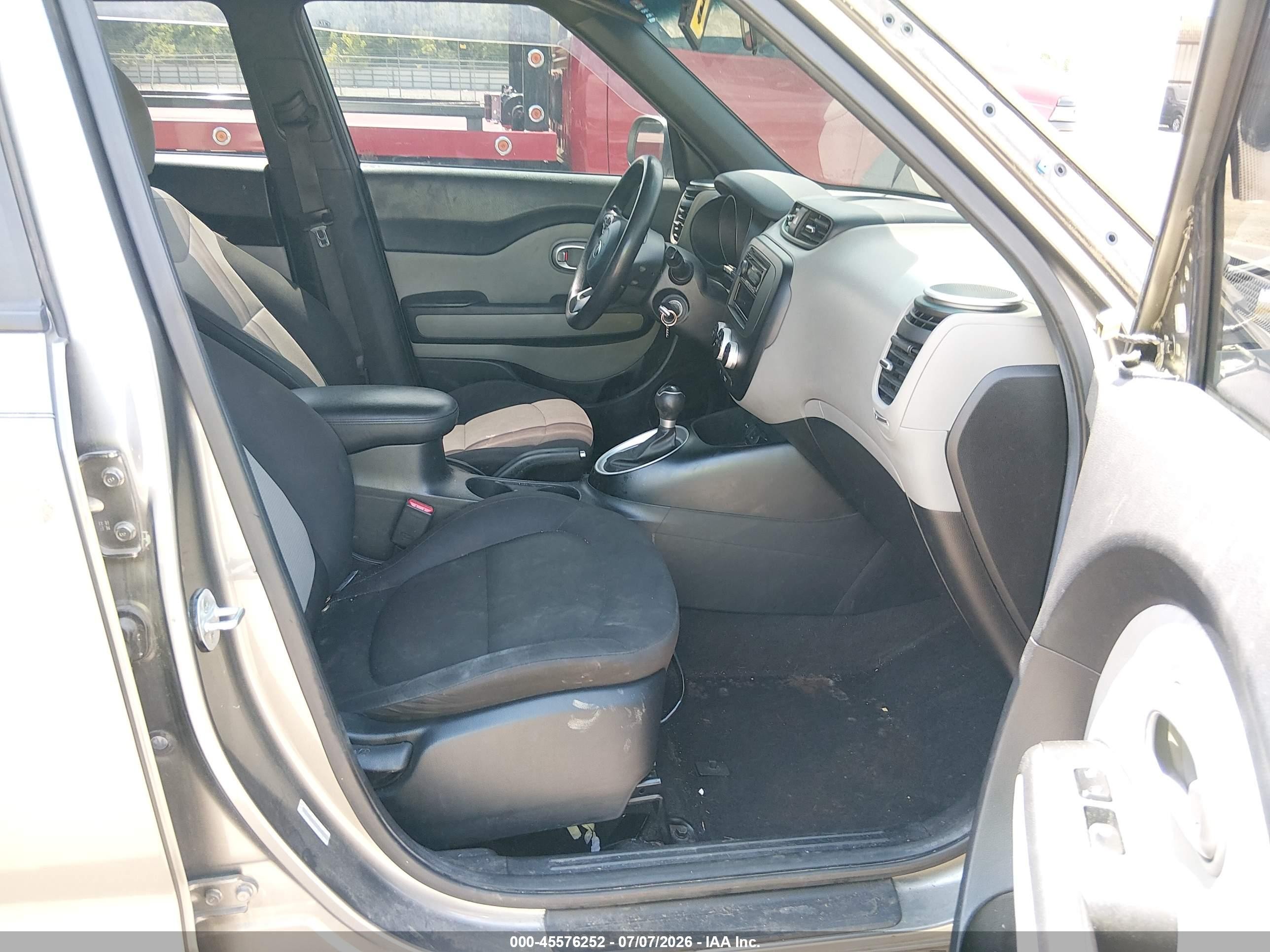 2015 Kia Soul   Gray vin: KNDJN2A21F7168036