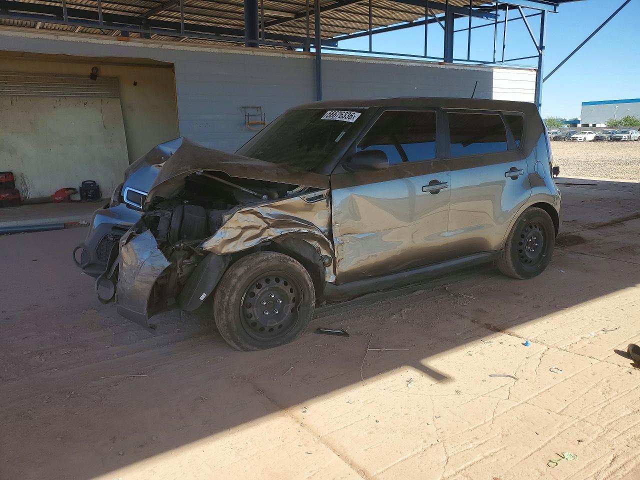 2015 Kia Soul Base Gold vin: KNDJN2A21F7173284
