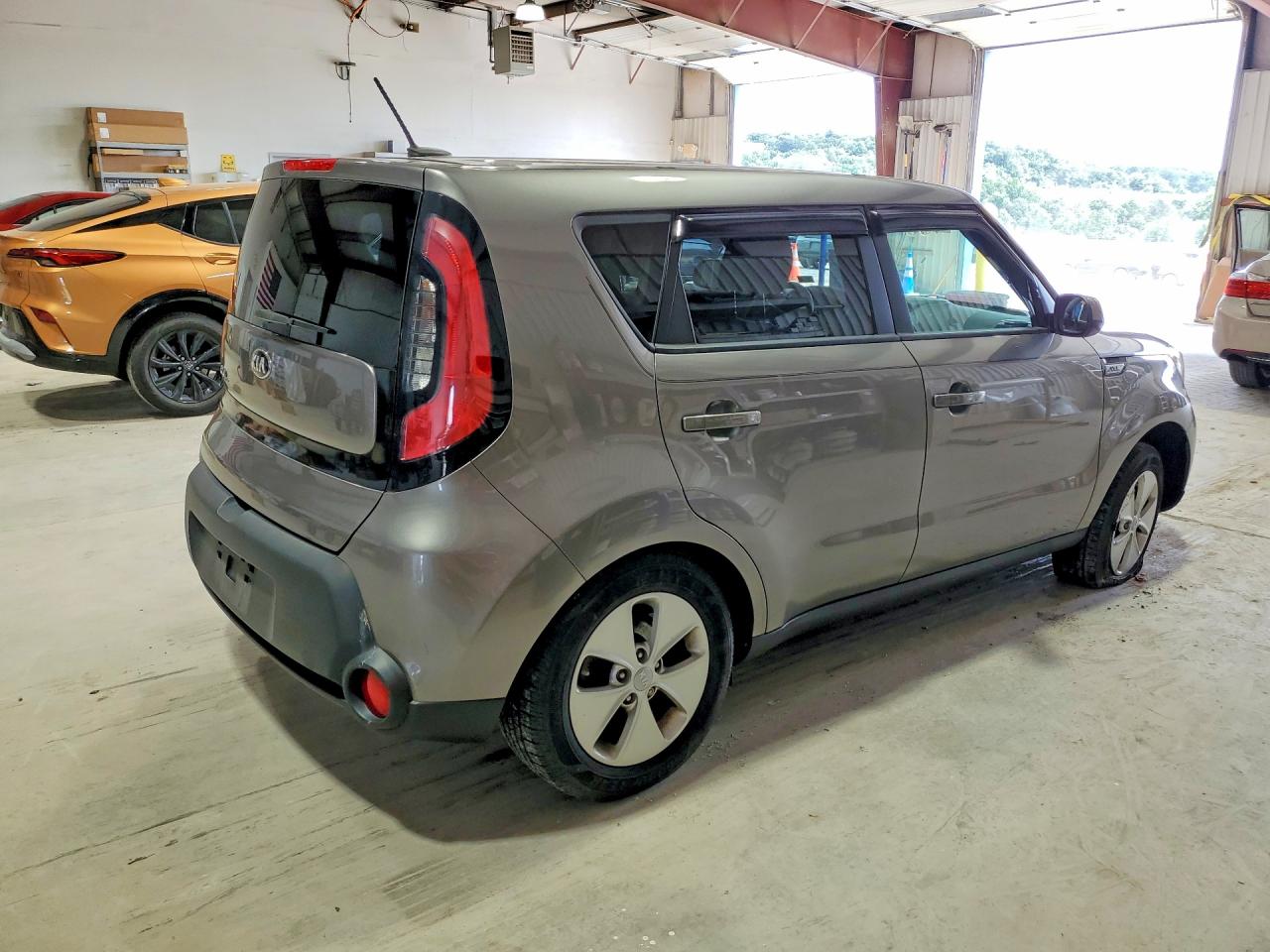 2015 Kia Soul Base Gray vin: KNDJN2A21F7221057