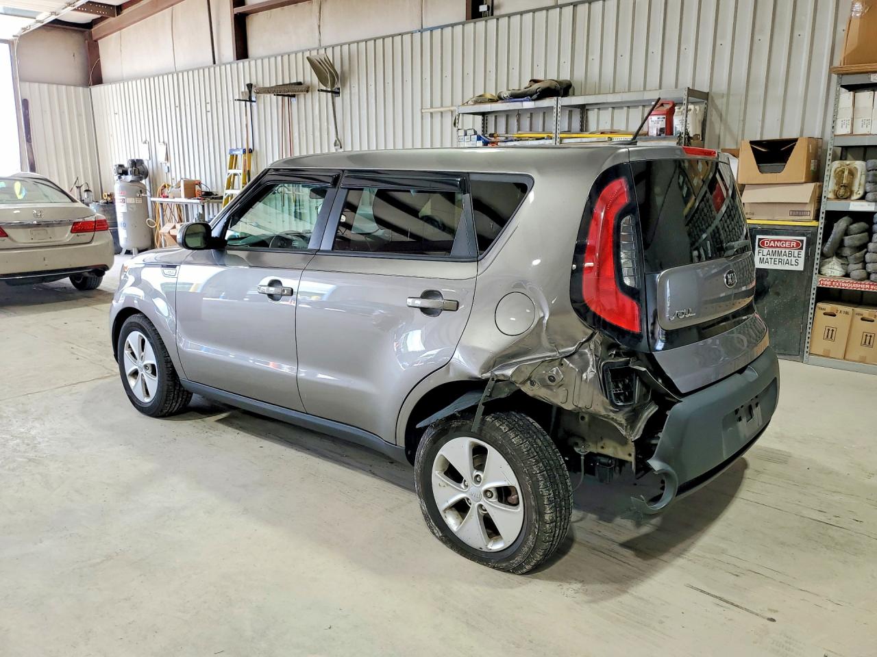 2015 Kia Soul Base Gray vin: KNDJN2A21F7221057