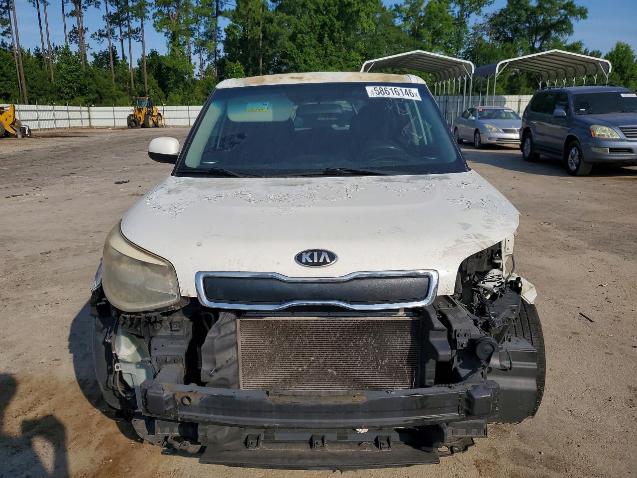 2015 Kia Soul Base Белый vin: KNDJN2A21F7230650