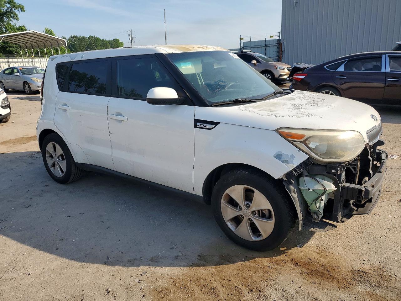 2015 Kia Soul Base Белый vin: KNDJN2A21F7230650