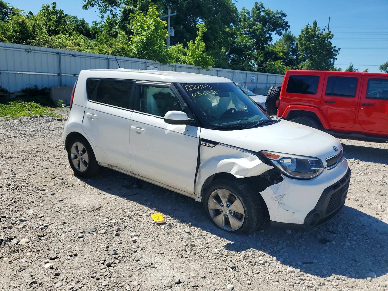 2015 Kia Soul Base White vin: KNDJN2A21F7233113