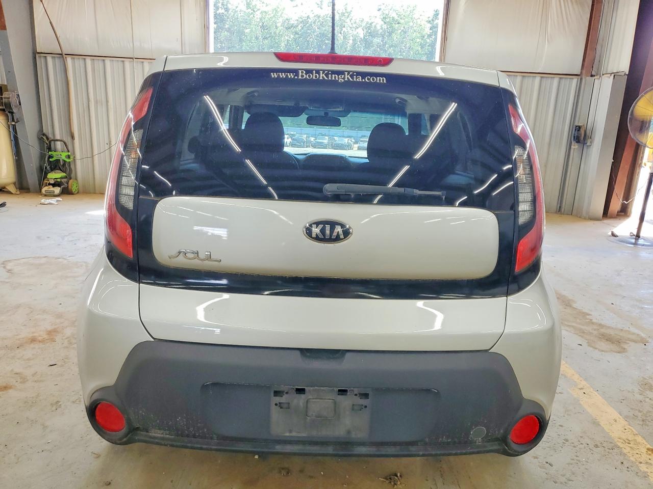 2015 Kia Soul Base Серебряный vin: KNDJN2A21F7749164