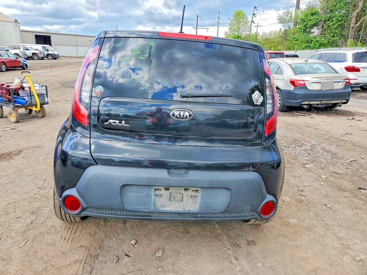 2015 Kia Soul Base Black vin: KNDJN2A21F7795898