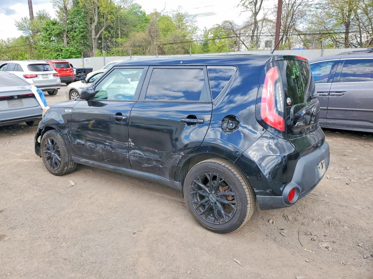 2015 Kia Soul Base Black vin: KNDJN2A21F7795898