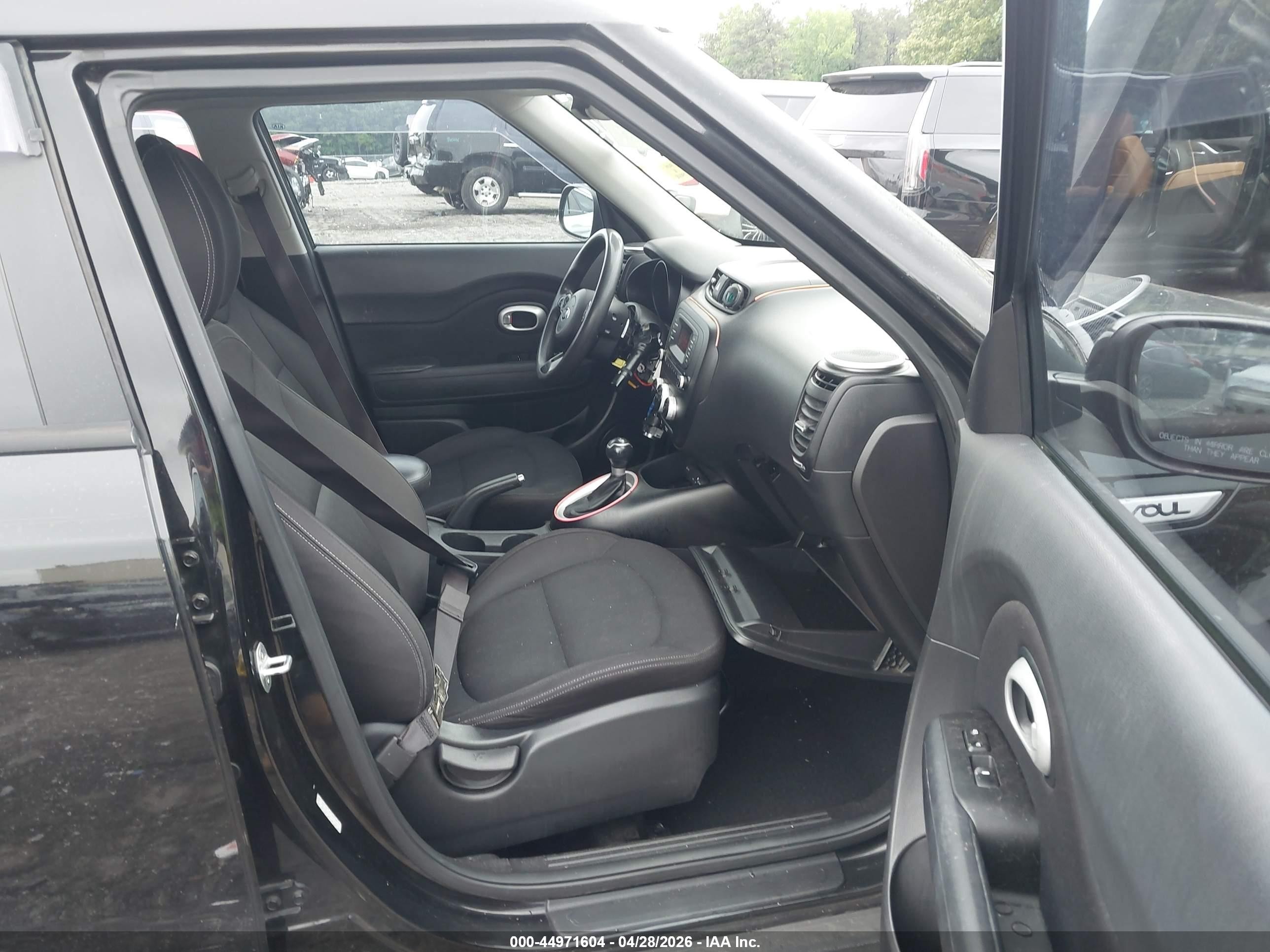 2015 Kia Soul   Black vin: KNDJN2A21F7799093