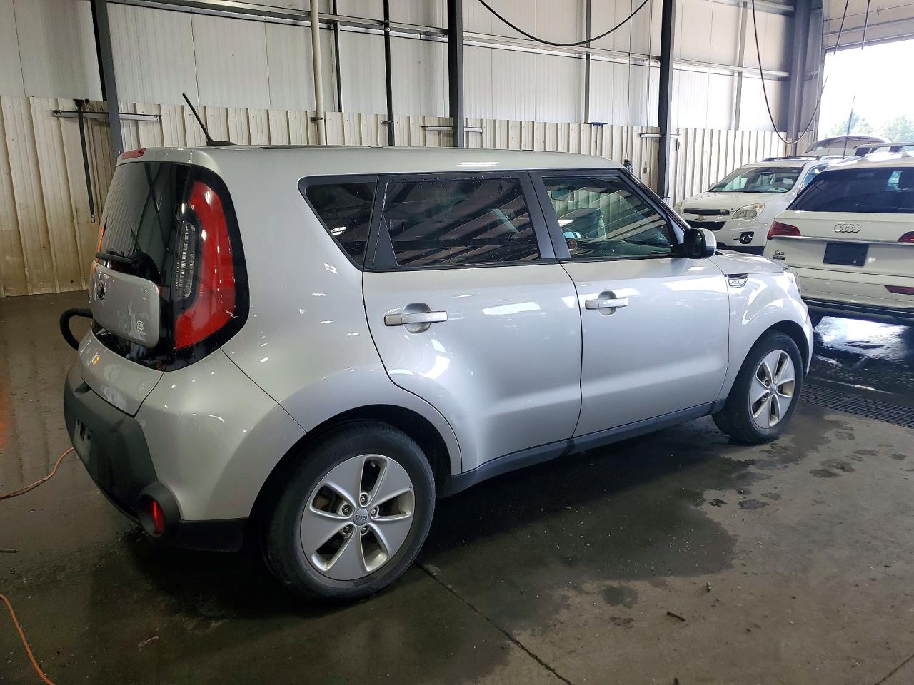 2015 Kia Soul Base Silver vin: KNDJN2A21F7807516