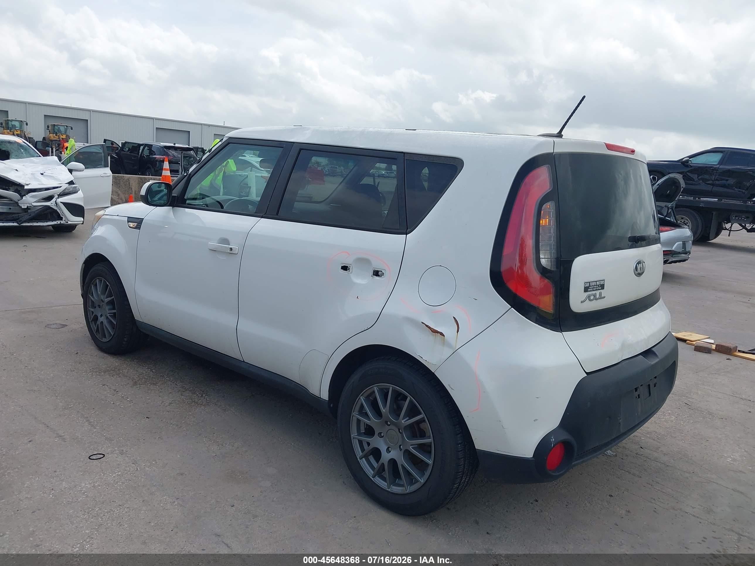 2014 Kia Soul   White vin: KNDJN2A22E7021187