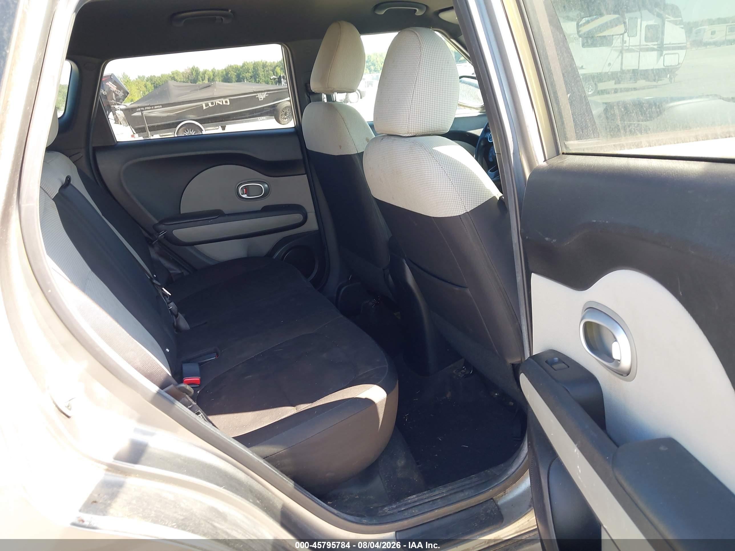 2014 Kia Soul   Gray vin: KNDJN2A22E7108135