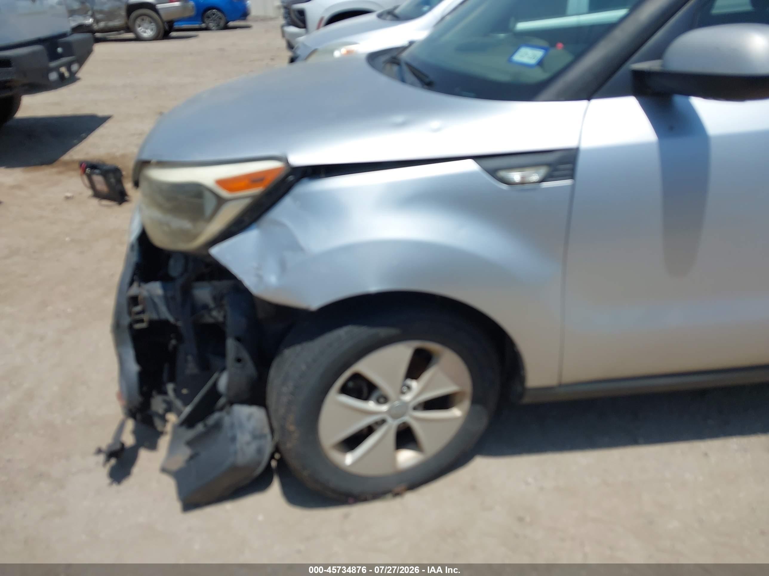 2014 Kia Soul   Серебряный vin: KNDJN2A22E7701252