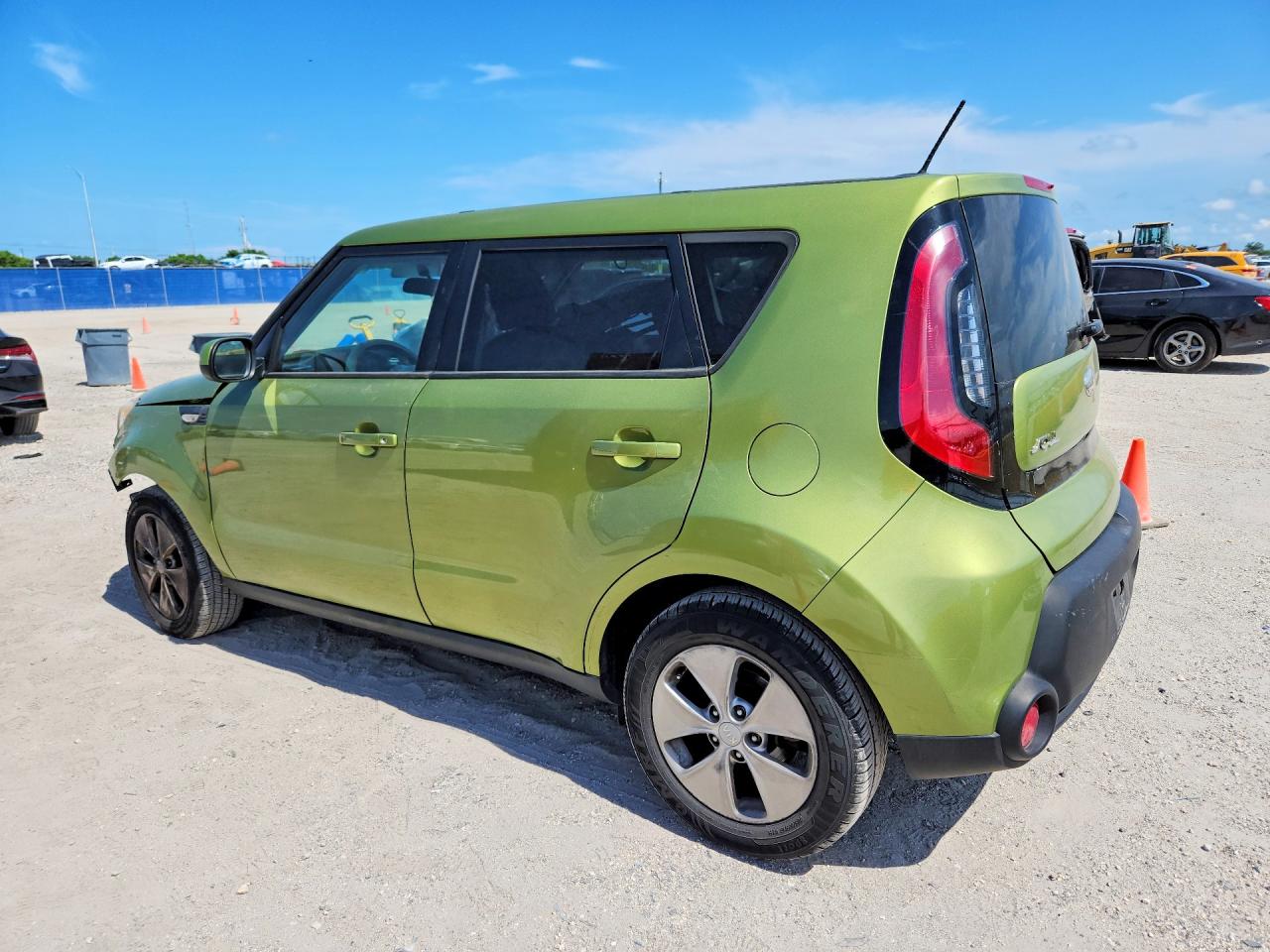 2014 Kia Soul Base Зеленый vin: KNDJN2A22E7721565