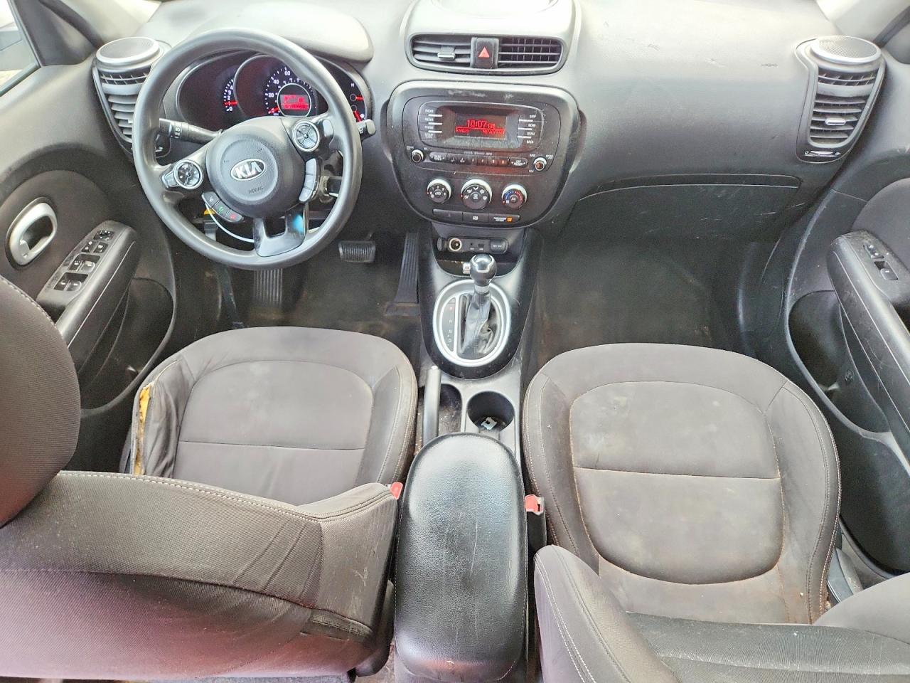 2015 Kia Soul Base White vin: KNDJN2A22F7146854