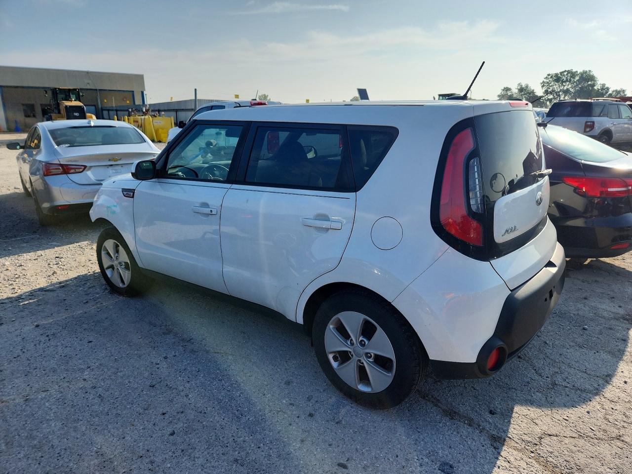 2015 Kia Soul Base Белый vin: KNDJN2A22F7173357