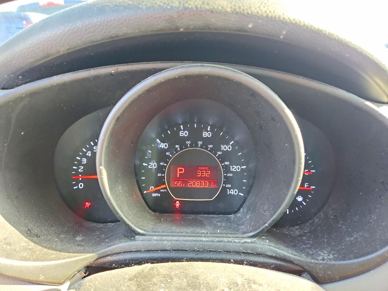 2015 Kia Soul Base Белый vin: KNDJN2A22F7173357