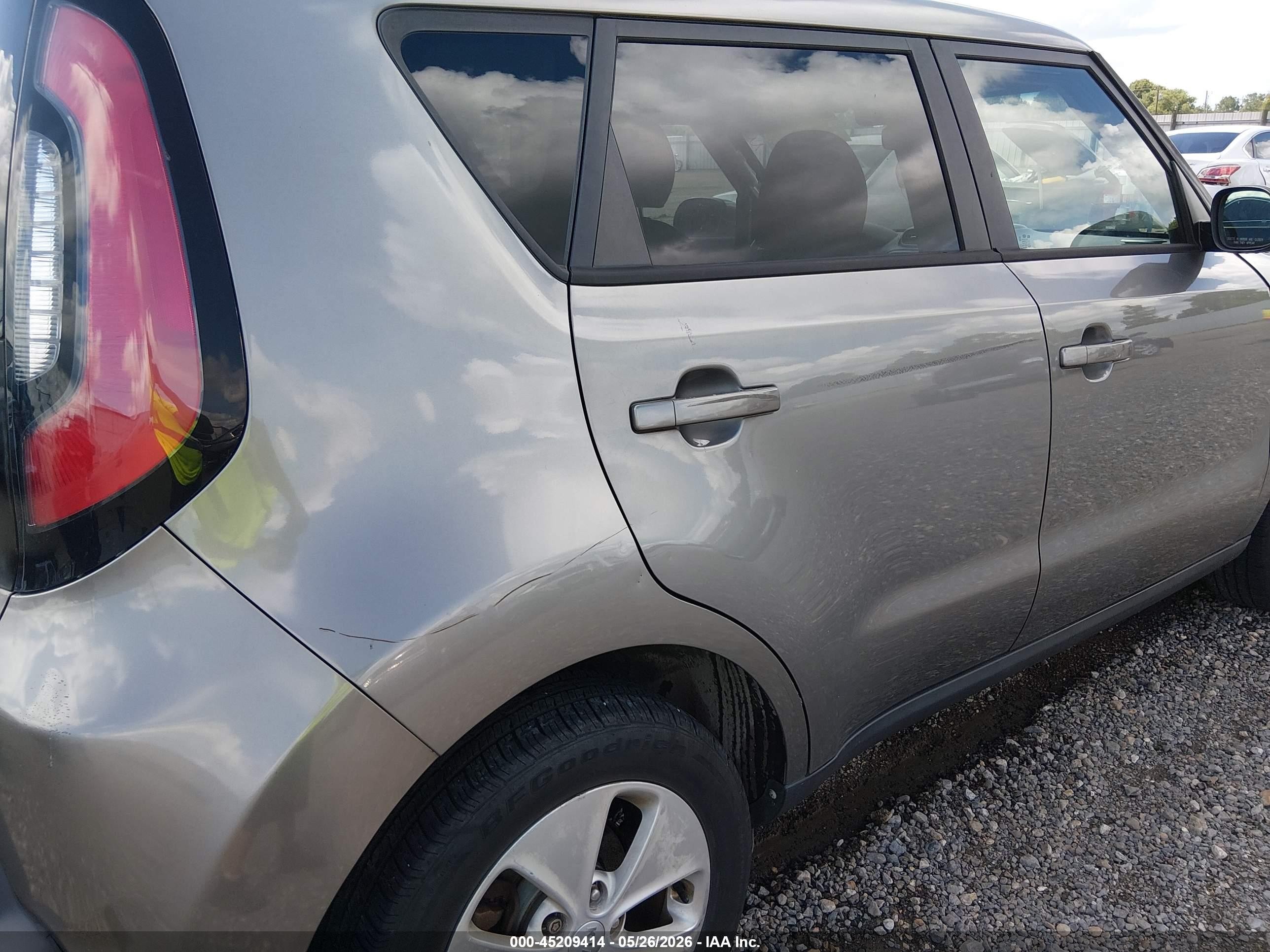 2015 Kia Soul   Gray vin: KNDJN2A22F7176257