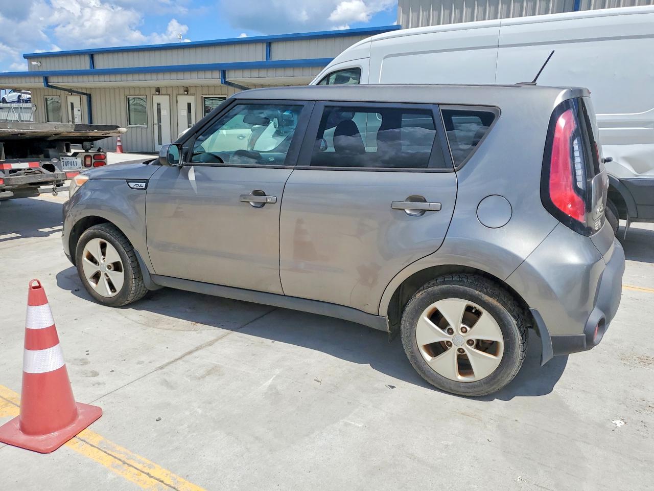 2015 Kia Soul Base Gray vin: KNDJN2A22F7212447
