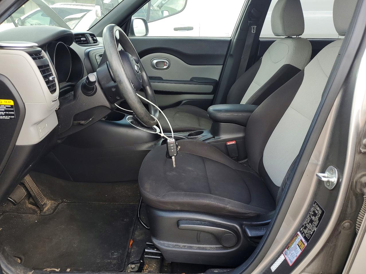 2015 Kia Soul Base Gray vin: KNDJN2A22F7212447